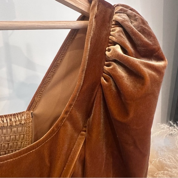 ASTR The Label Ashbury Velvet Corset Long Sleeve Small Gold Top - Picture 6 of 9